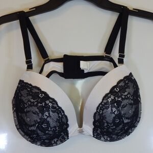 Fredericks of Hollywood White Black Lace Accent XTreme Push Up Bra 38B No Insert